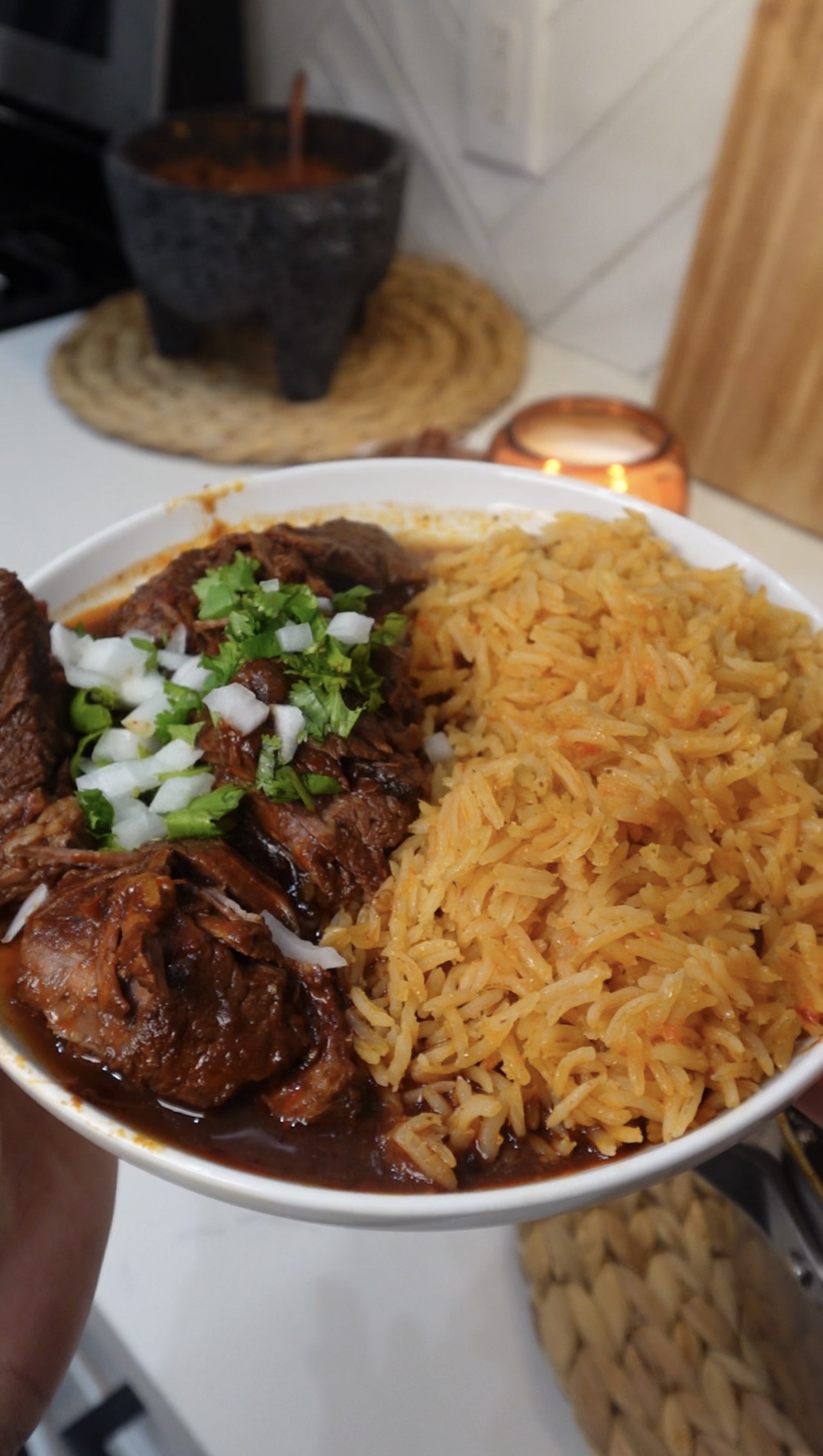 Birria de Res con Arroz Rojo